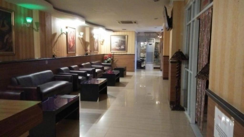 California Hotel Jacarta Exterior foto
