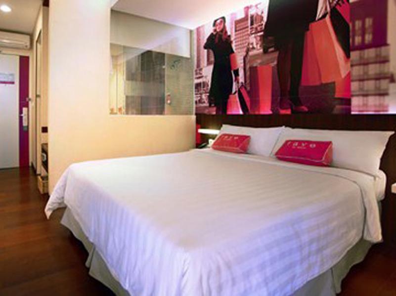 California Hotel Jacarta Exterior foto